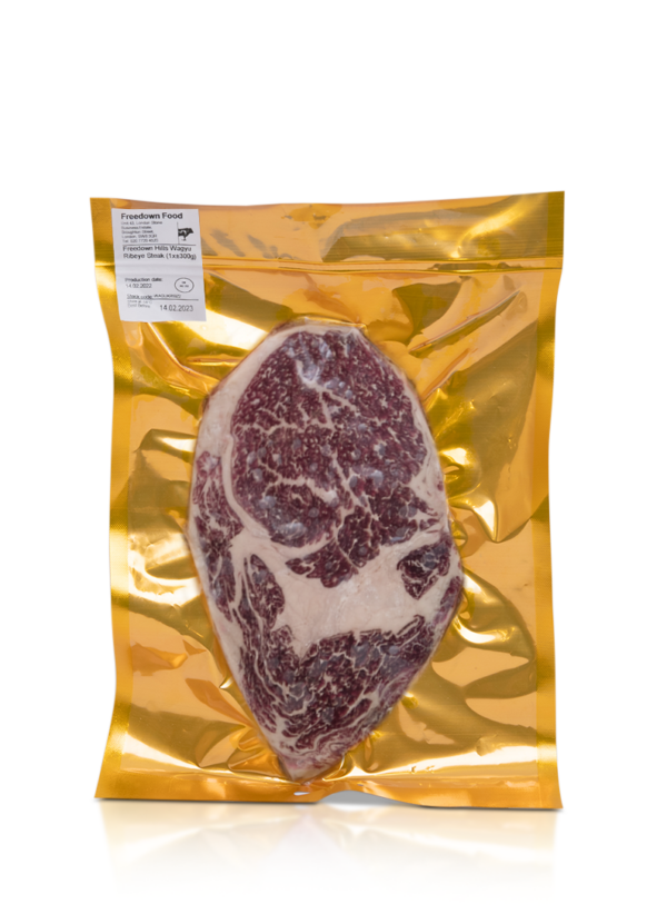 The Wagyu meat is well known due to its incomparable flavor, texture and tenderness. These characteristics answer to this breed's capacity to infiltrate fat through the muscle and not around it, which is commonly known as “intramuscular marbling”. These properties make of the Wagyu beef a culinary delicacy, preferred in the most refined gastronomical markets.