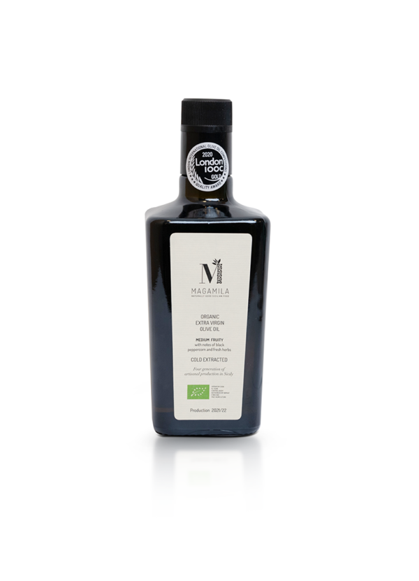 Organic Extra Virgin Olive Oil is made from a blend of olives. It presents a high level of fruitiness, bitterness and pungency, as well as a very low acidity level.
